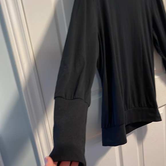 Zakti activewear black yoga long sleeve cuff top with open crisscross back 16 - Picture 2 of 9